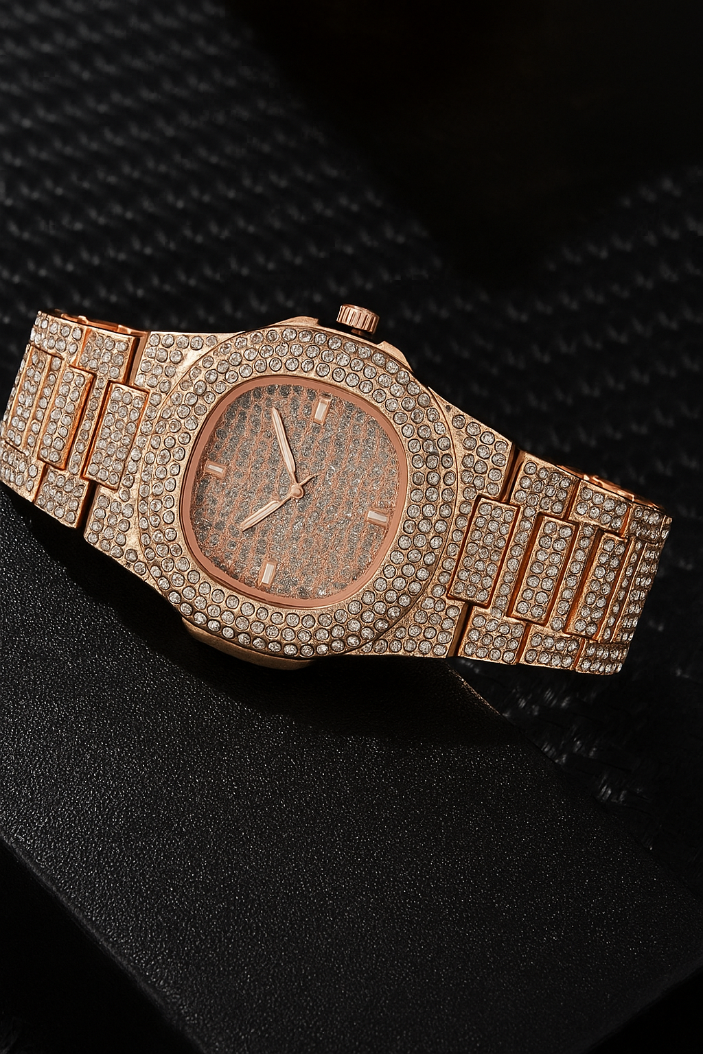 Rose Gold Rhinestone Quartz Watch Luxury Rhinestone-Encrusted Silver